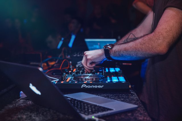 DJ service - Business Ideas with Low Investment and High Profit in India